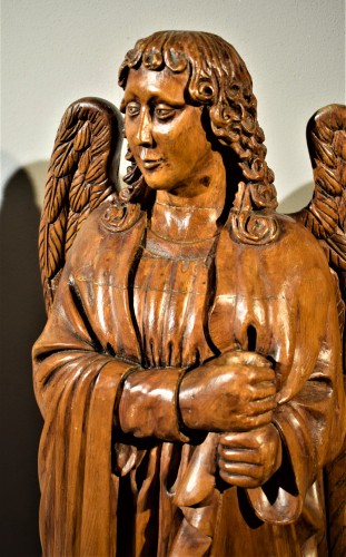Louis XVI - Pair of large angels in lime wood